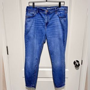 Old Navy Rockstar Super Skinny Ankle - Size US Women’s 14